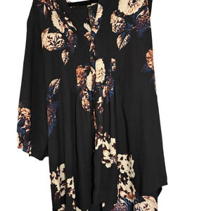 EUC Melissa McCarthy Black Floral Tunic Blouse 2x